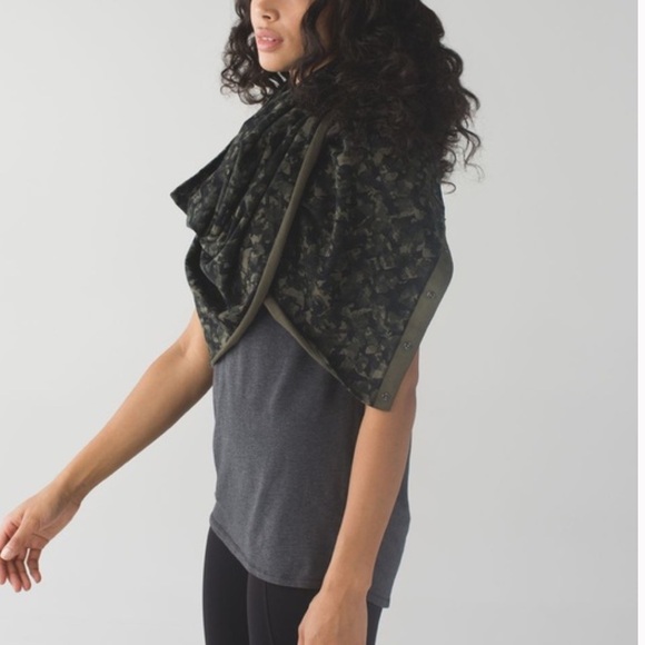 lululemon athletica Green Butterfly Scarf - Picture 10 of 10
